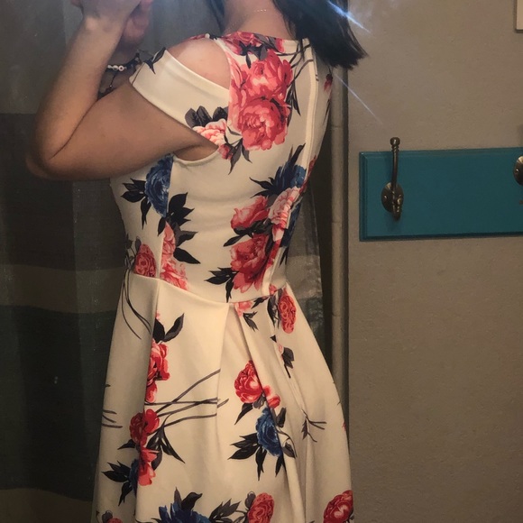 Charlotte Russe pink and blue flower dress - Picture 2 of 9